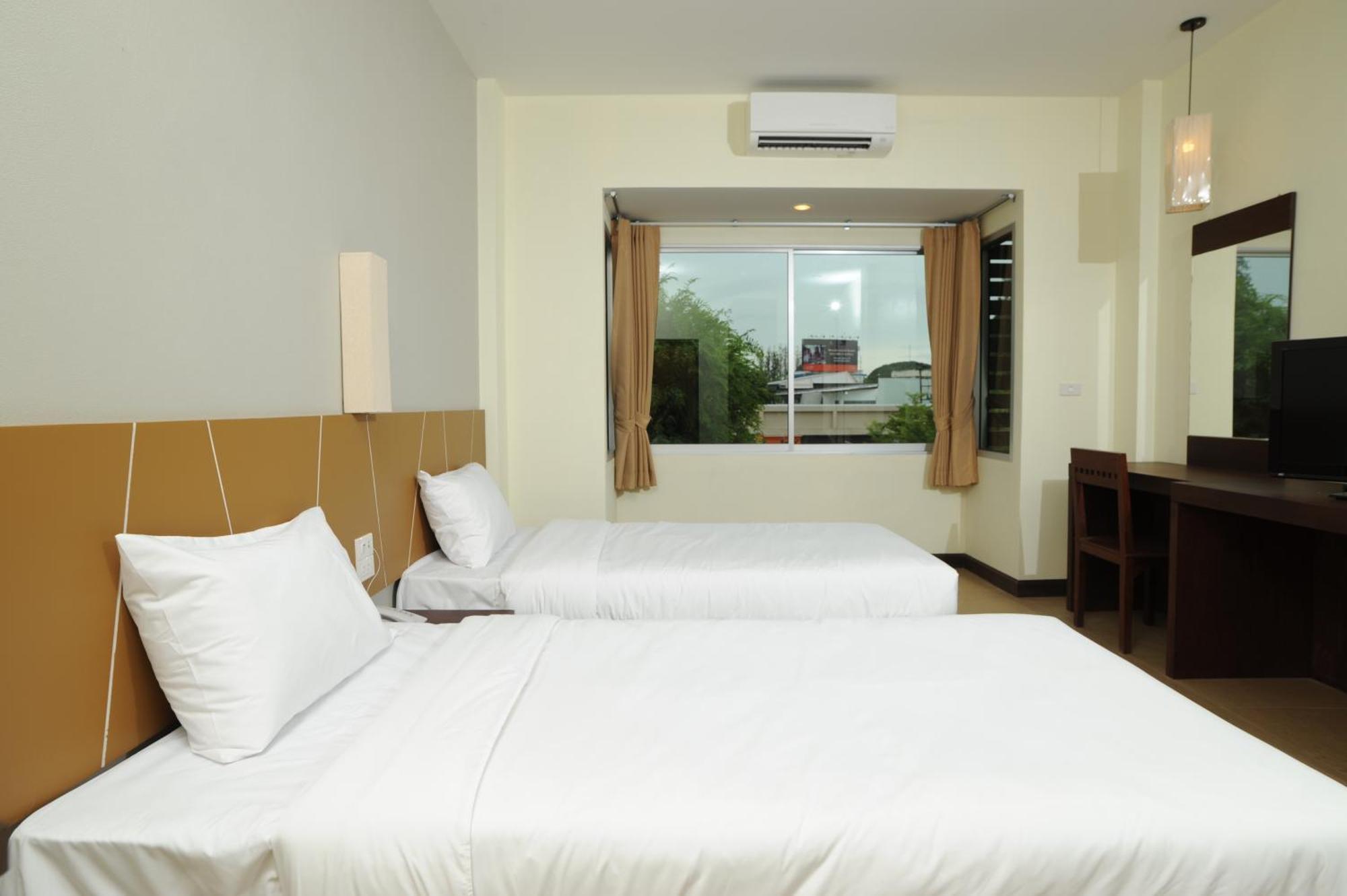 Mawin Hotel Чиангмай Екстериор снимка