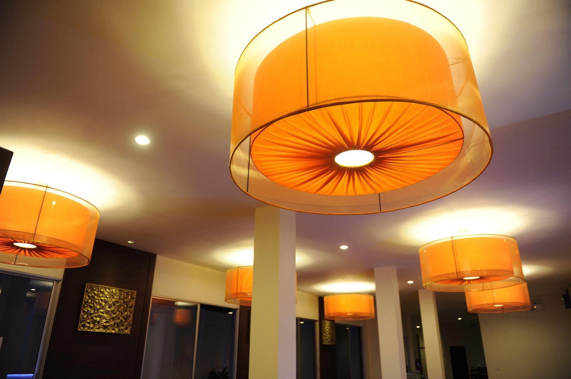 Mawin Hotel Чиангмай Екстериор снимка