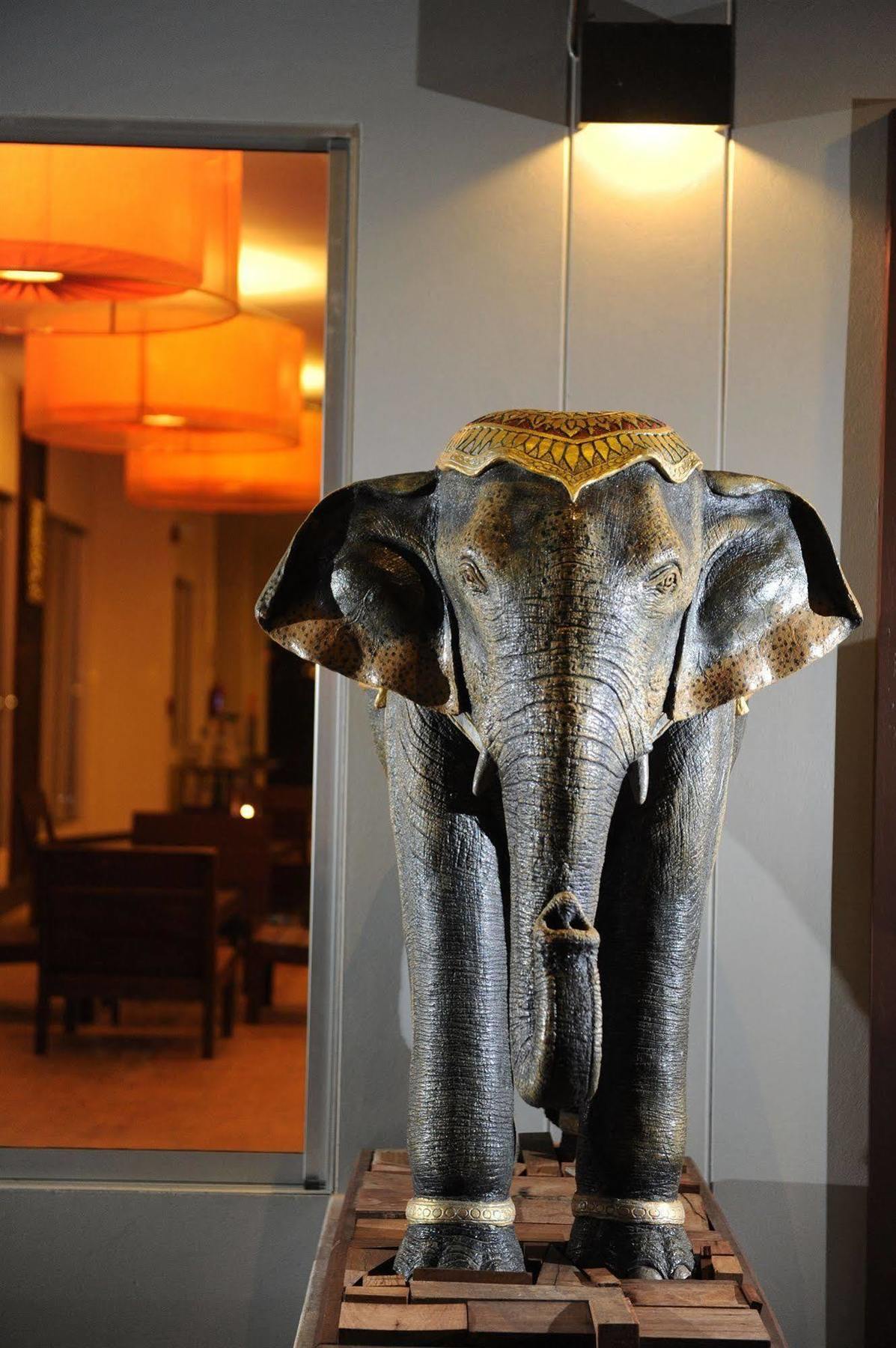 Mawin Hotel Чиангмай Екстериор снимка
